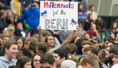 Una seguidora de Bernie Sanders en un acto de campaña reciente.