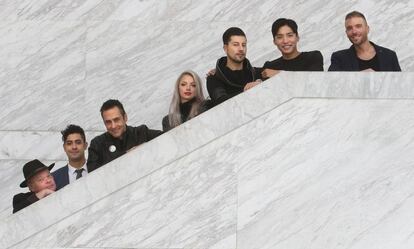 Los siete magos 'The Illusionists' posan ayer en el Auditorio del Campo de las Naciones.