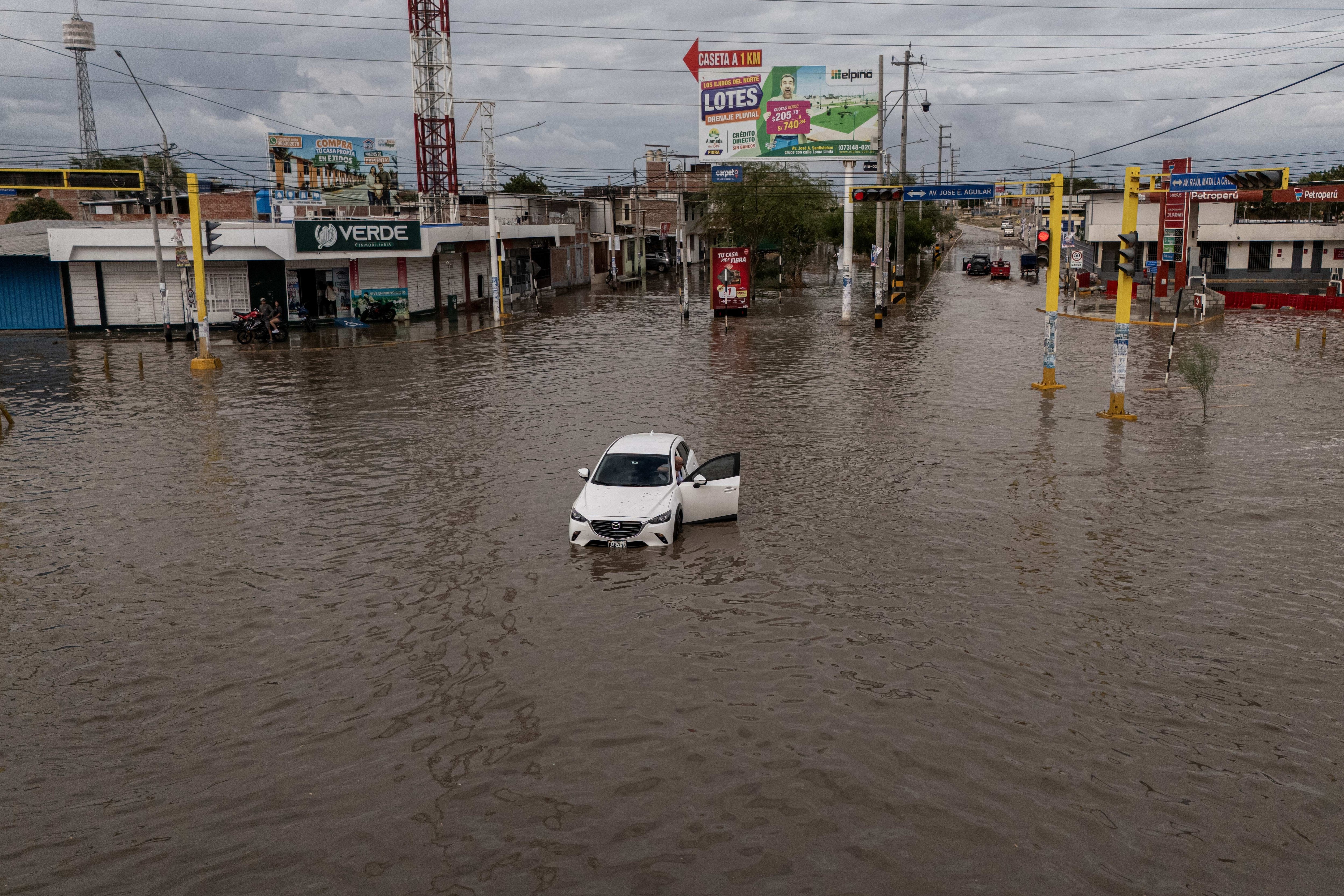 Un episodio excepcional de ‘El Niño’ pone a prueba las medidas de emergencia de Fujimori en Perú