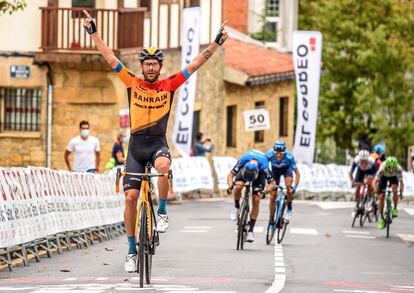 Caruso se impone en la meta de Getxo.