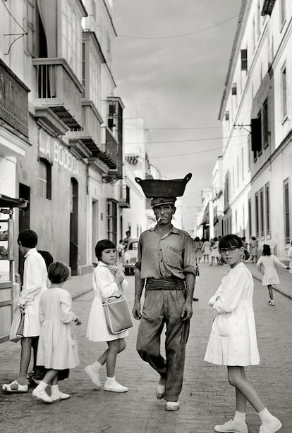 'Sanlúcar', 1958. Masats es premio Nacional de Fotografía, ha protagonizado numerosas exposiciones y su obra está en museos como el Reina Sofía, en Madrid.