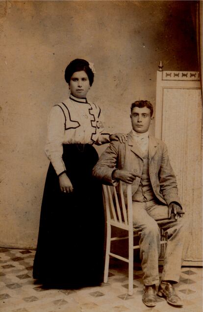 Ana París y su marido Aniceto Díaz posan en una foto de estudio.