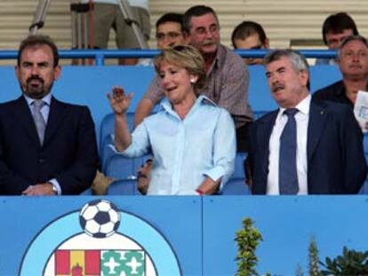 Esperanza Aguirre en el palco del Getafe
