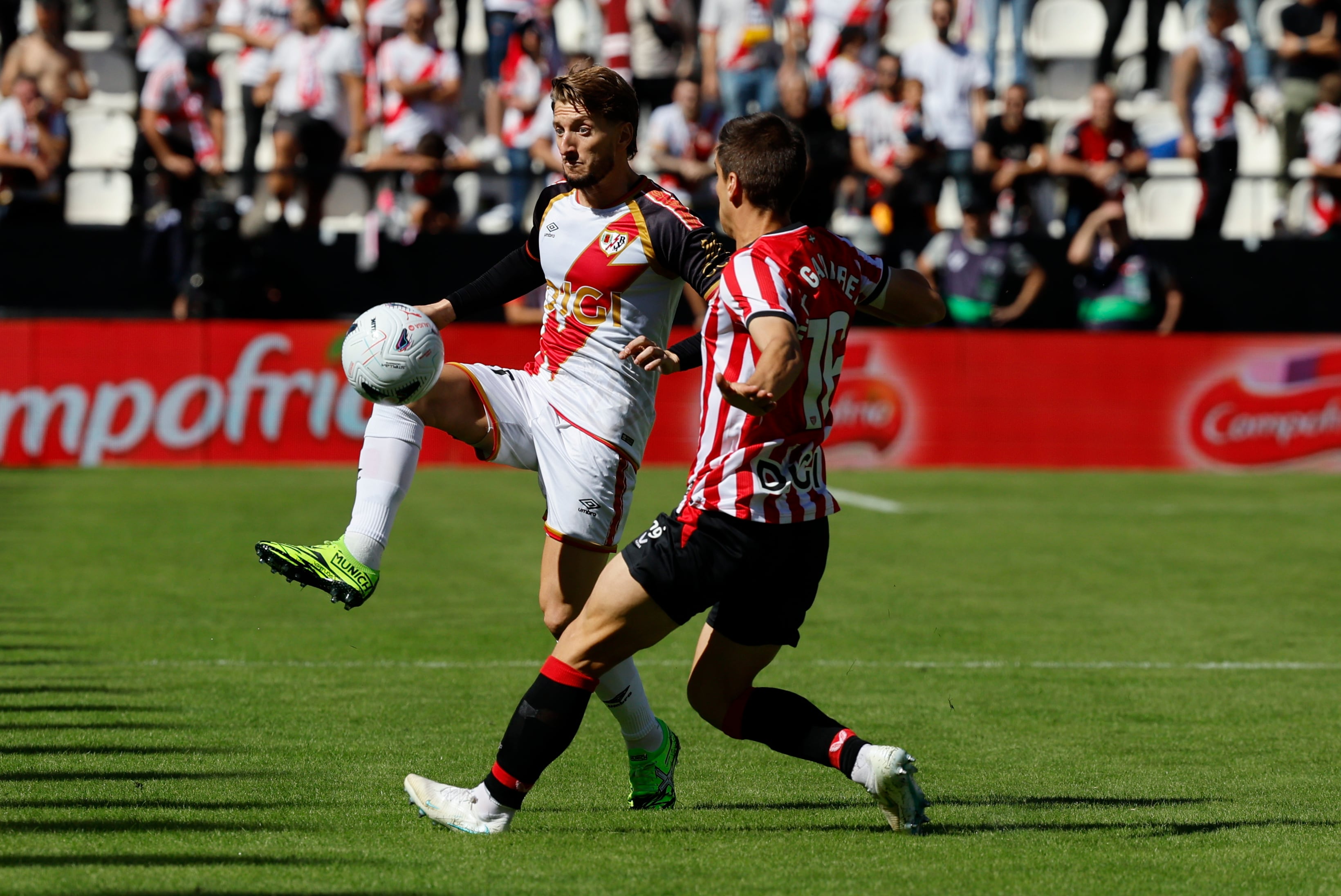 Protests against Presa suspend the Rayo-Athletic party in Vallecas