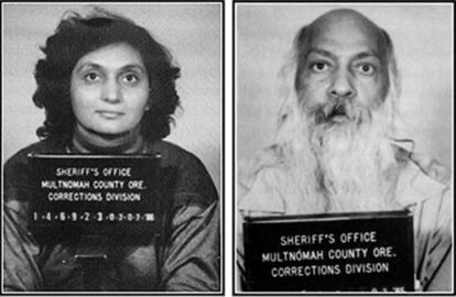 Fotos de la ficha policial de Ma Anand Sheela y de Bhagwan Shree Rajneesh, líder de la comuna.