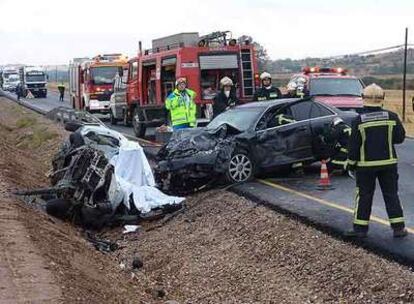 Estado en el que quedaron los dos vehículos que chocaron ayer en la carretera M-119.