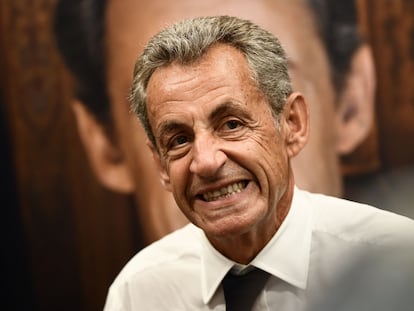 El expresidente francés Nicolas Sarkozy, durante la firma de ejemplares de su último libro, el pasado agosto en Arcachón.