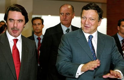 Aznar y el primer ministro portugués, Durão Barroso, ayer durante la cumbre hispano-lusa.