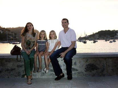 Los príncipes de Asturias y las infantas Leonor y Sofía posan en la localidad mallorquina de Sóller, el 6 de agosto de 2012.