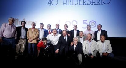 La mayoría de los integrantes del Atlético que jugó la final de la Copa de Europa de 1974, reunidos en Madrid. 