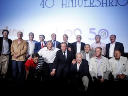 La mayoría de los integrantes del Atlético que jugó la final de la Copa de Europa de 1974, reunidos en Madrid. 