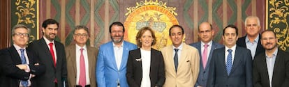 Organizadores y galardonados con el cuarto premio Manuel Losada.