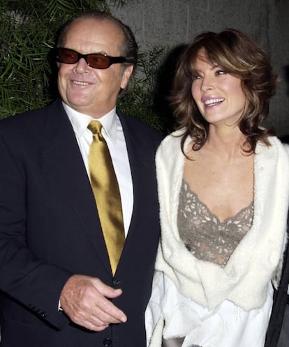 Lara Flynn Boyle con su expareja Jack Nicholson en el estreno de 'A propósito de Schmidt' en 2002 en Los Ángeles.