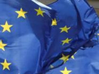 Banderas de la UE en la sede de la Comisión Europea, en Bruselas.