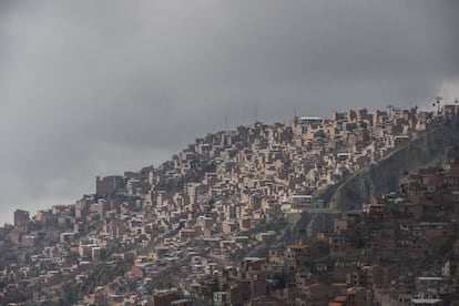 Vista de El Alto, la ciudad boliviana con mayor concentración de población indígena, este sábado. 