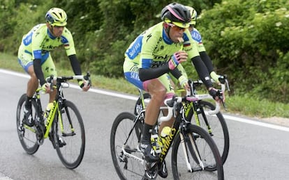 Alberto Contador y algunos compañeros, el pasado viernes.