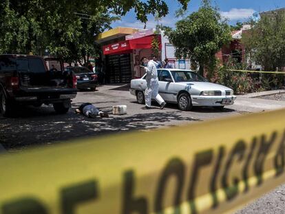 Cadáver de una mujer asesinada a tiros en Culiacán (México), en agosto pasado.