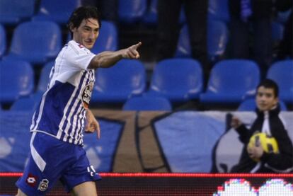 Diego Colotto celebra su tanto ante el Málaga.