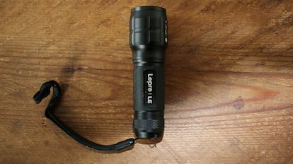 mejor linterna led alta potencia