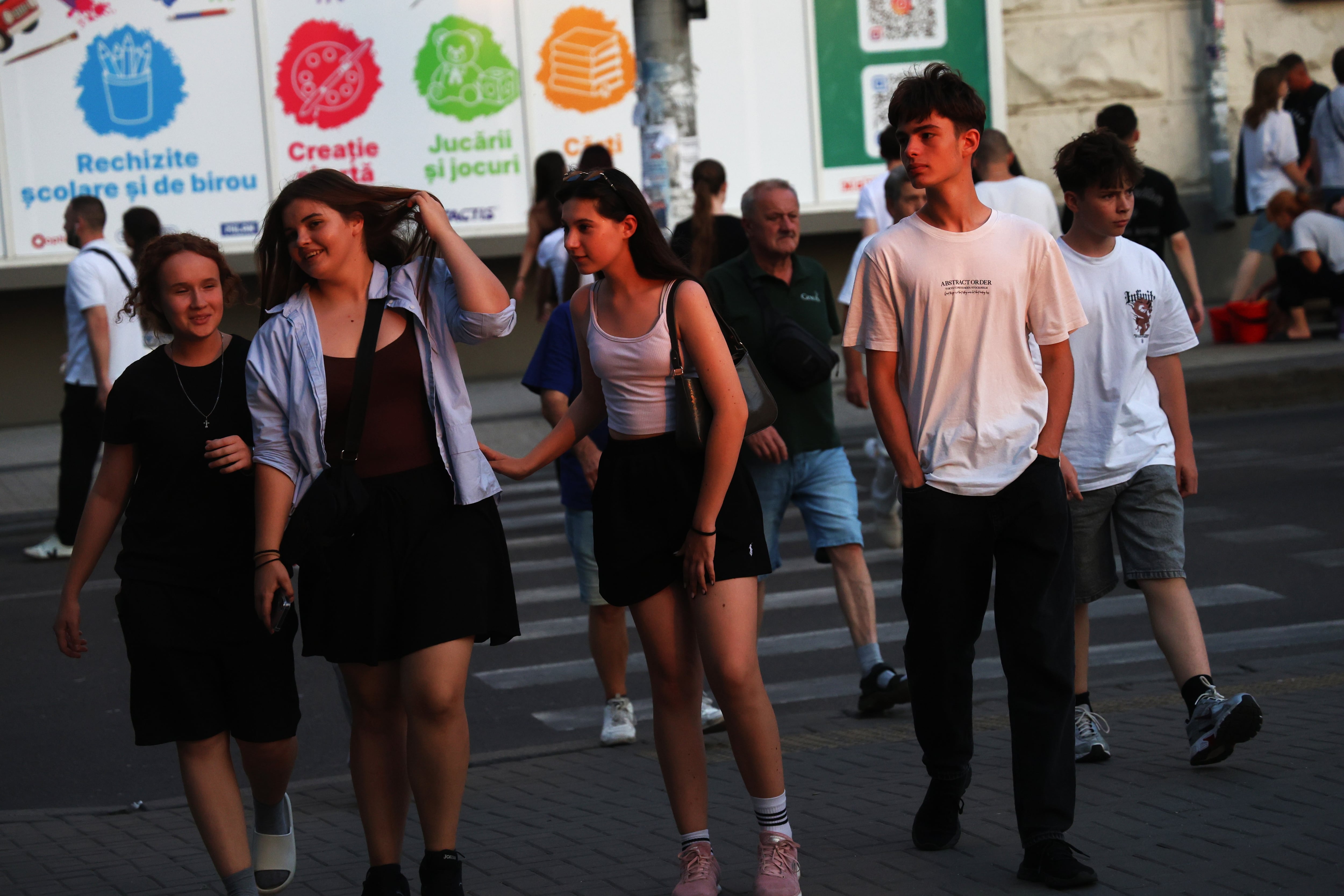 Jóvenes en el centro de Chisinau.