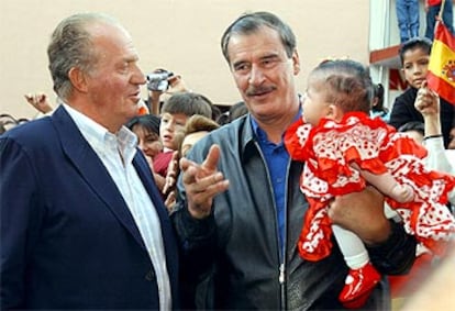 El Rey y el presidente de México, Vicente Fox, ayer en Salamanca (Guanajuato).