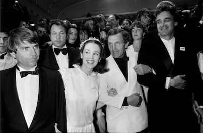 Sam Neil, Isabelle Adjani Neil, Heinz Bennent y el director Andrzej Zulawski tras la proyección de 'Posesión' en el Festival de Cannes de 1981.