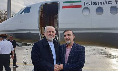 El ministro de Exteriores de Irán, Mohammad Javad Zarif, junto a Masud Soleimani.