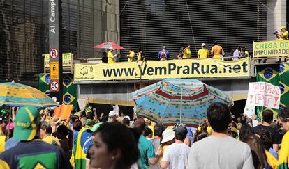 Carro do Vem Pra Rua, em ato pelo impeachment no ano passado.