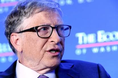 El cofundador de Microsoft Bill Gates considera escandaloso que los estadounidenses no puedan obtener los resultados de las pruebas del Covid-19 en menos de 24 horas. En su opinión, el país debería reconocer que no ha hecho una buena gestión. 