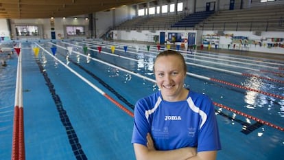 Nina Jivanevskaia, en la piscina del Patronato de Torremolinos.