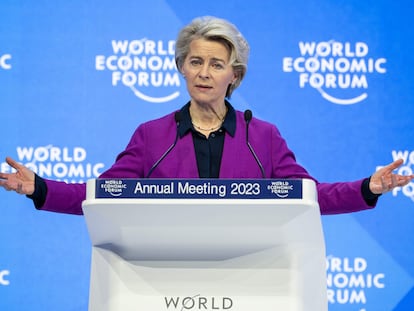 La presidenta de la Comisión Europea, Ursula von der Leyen, durante su intervención en el Foro Económico Mundial, en Davos