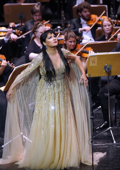 La soprano Anna Netrebko en la gala del Teatro Real dedicada a Puccini.