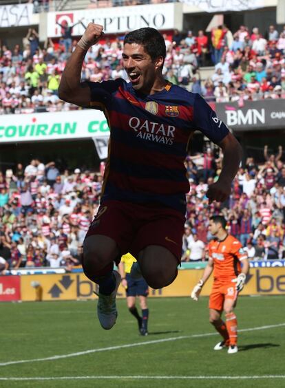 Luis Suárez celebra uno de sus goles.