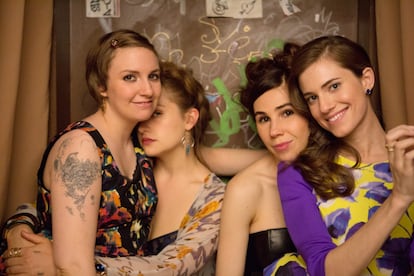 Las protagonistas de la serie, en una imagen de la tercera temporada de la misma, emitida en 2014. De izquierda a derecha, Lena Dunham, Jemima Kirke, Zosia Mamet y Allison Williams.
