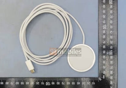 Cargador MagSafe Apple medido al ser certificado