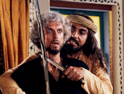 Kabir Bedi y Mathieu Carriere en 'Sandokán'.