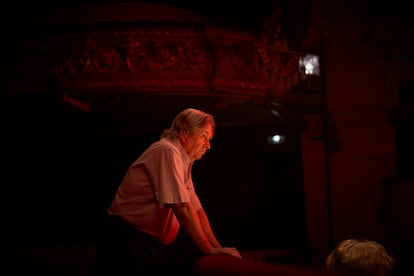 Antoni Ros-Marbà, en un momento de un ensayo en el Liceu.