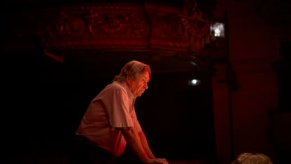Antoni Ros-Marbà, en un momento de un ensayo en el Liceu.