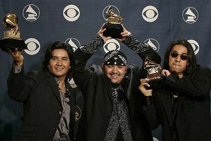 Los Lonely Boys, un trío de hermanos de Texas de origen mexicano, obtuvieron una de las cuatro nominaciones a las que optaban. Los hermanos Henry, Jojo y Ringo Garza recibieron el premio a la mejor interpretación vocal pop, gracias a su tema <i>Heaven</i>.