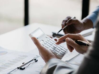 Cómo pueden ahorrar en la factura de la luz las empresas