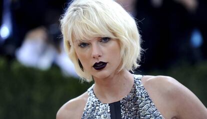 Taylor Swift en la alfombra roja de la gala del MET.