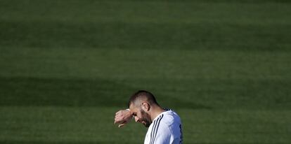 Benzema, durant un entrenament del Madrid.