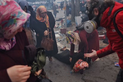 Manifestación en favor del diario turco Zaman, este sábado en Estambul.