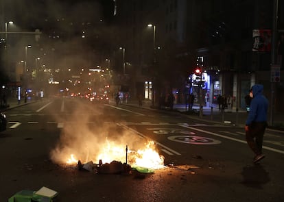 The protests on Madrid's Gran Vía on Saturday night.