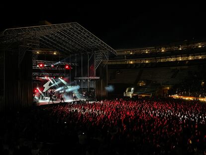 La Fúmiga presenta su disco 'Fotosíntesi' en un concierto en València ante cerca de 7.500 personas.