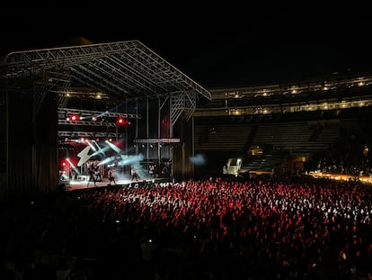 La Fúmiga presenta su disco 'Fotosíntesi' en un concierto en València ante cerca de 7.500 personas.