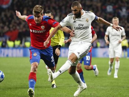 Benzema remata en el partido ante el CSKA.