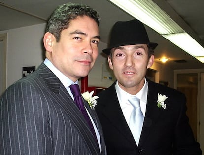 El presentador de televisión Boris Izaguirre se casó en Barcelona con su novio Rubén Nogueira el 7 de febrero de 2006.
