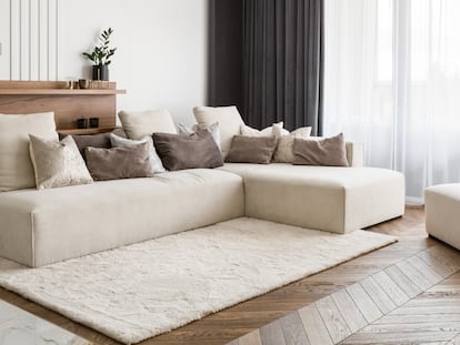 Las alfombras ayudan a mantener la temperatura de la habitación más constante y cálida. GETTY IMAGES.