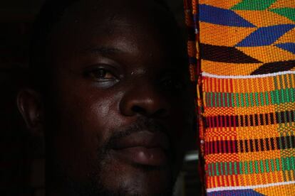 Tejido kente, caracteristico de los pueblos ashanti y ewe de Ghana.